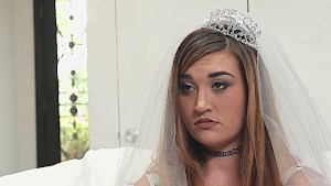 Groom cheats on bride with wedding planner.